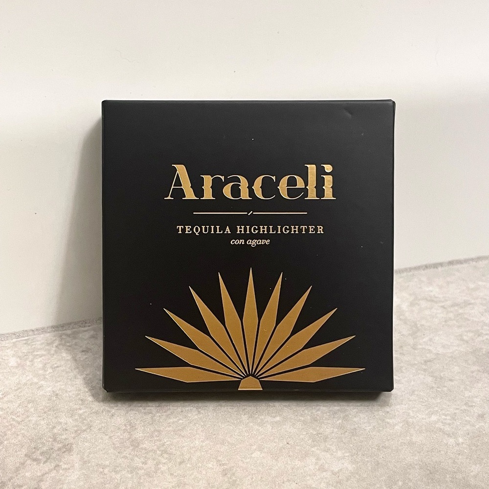 Araceli Tequila Highlighter